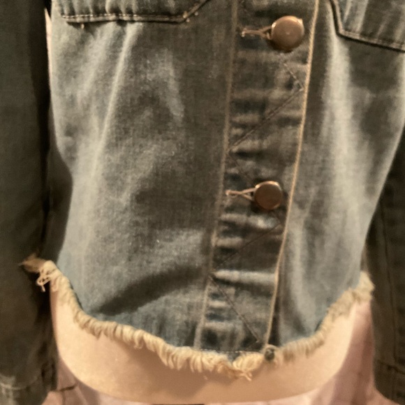 “H&M OFFICIAL COACHELLA COLLECTION “Embroidered Jean Jacket. - Picture 7 of 13